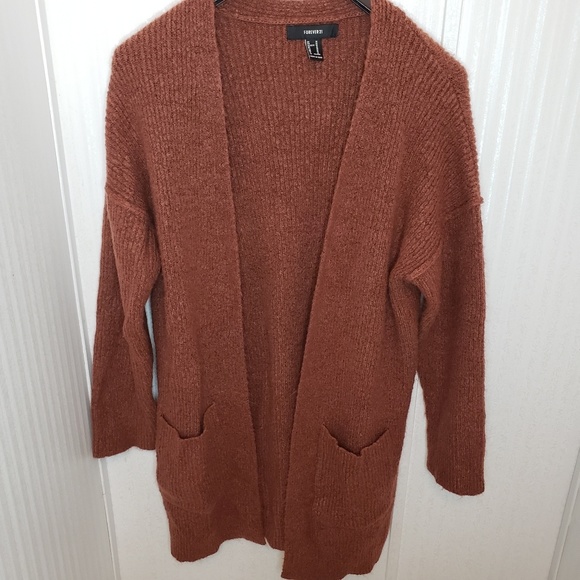 Forever 21 Sweaters - 🦄3/$20 Forever 21 Maroon Cardigan Sweater